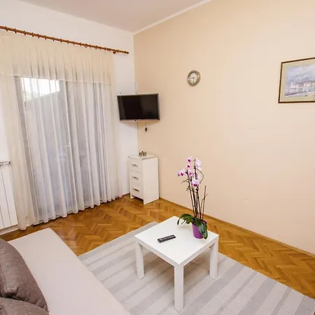 Apartman Cvitan Ground Floor Διαμέρισμα Πόρετς